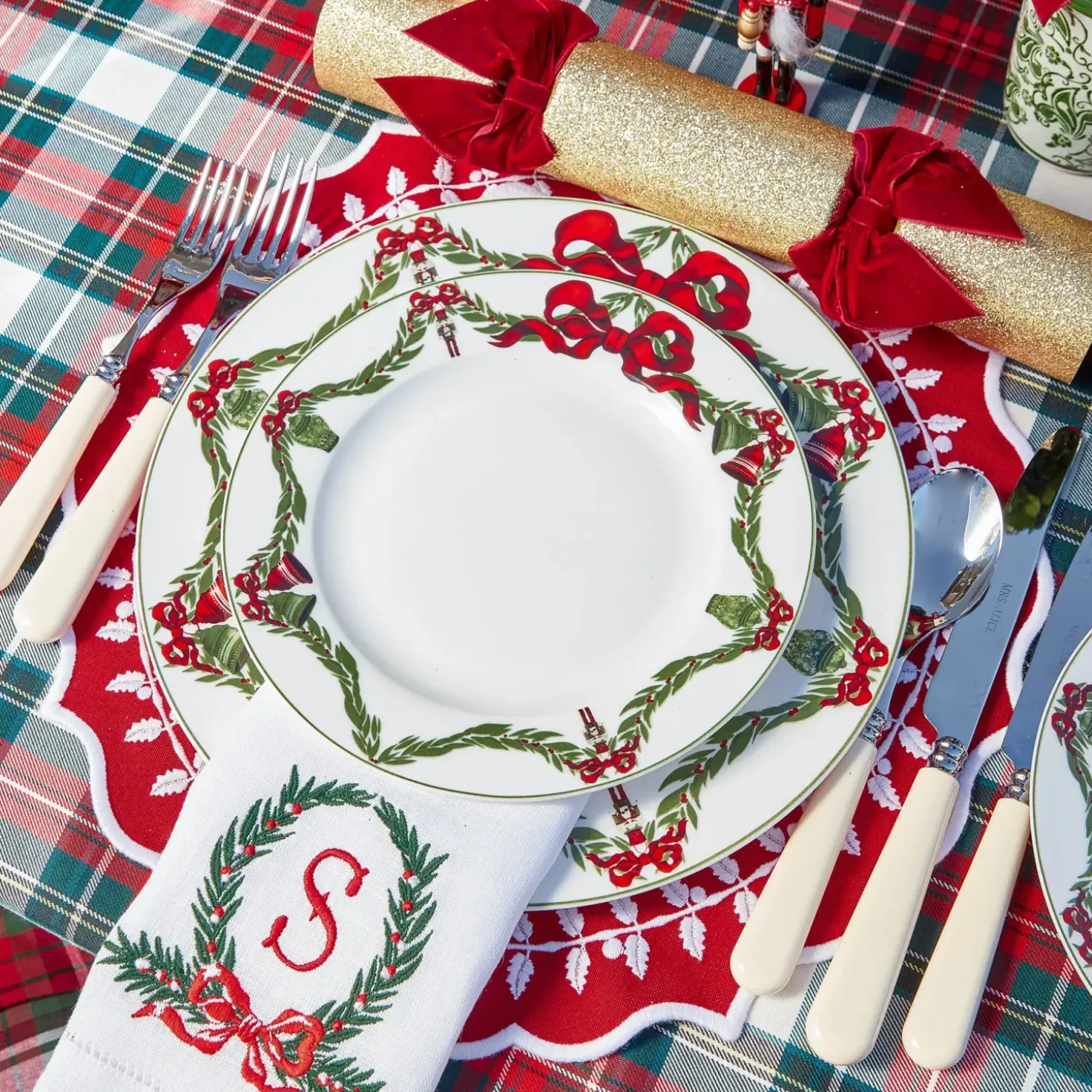 Christmas Garland Starter Plate