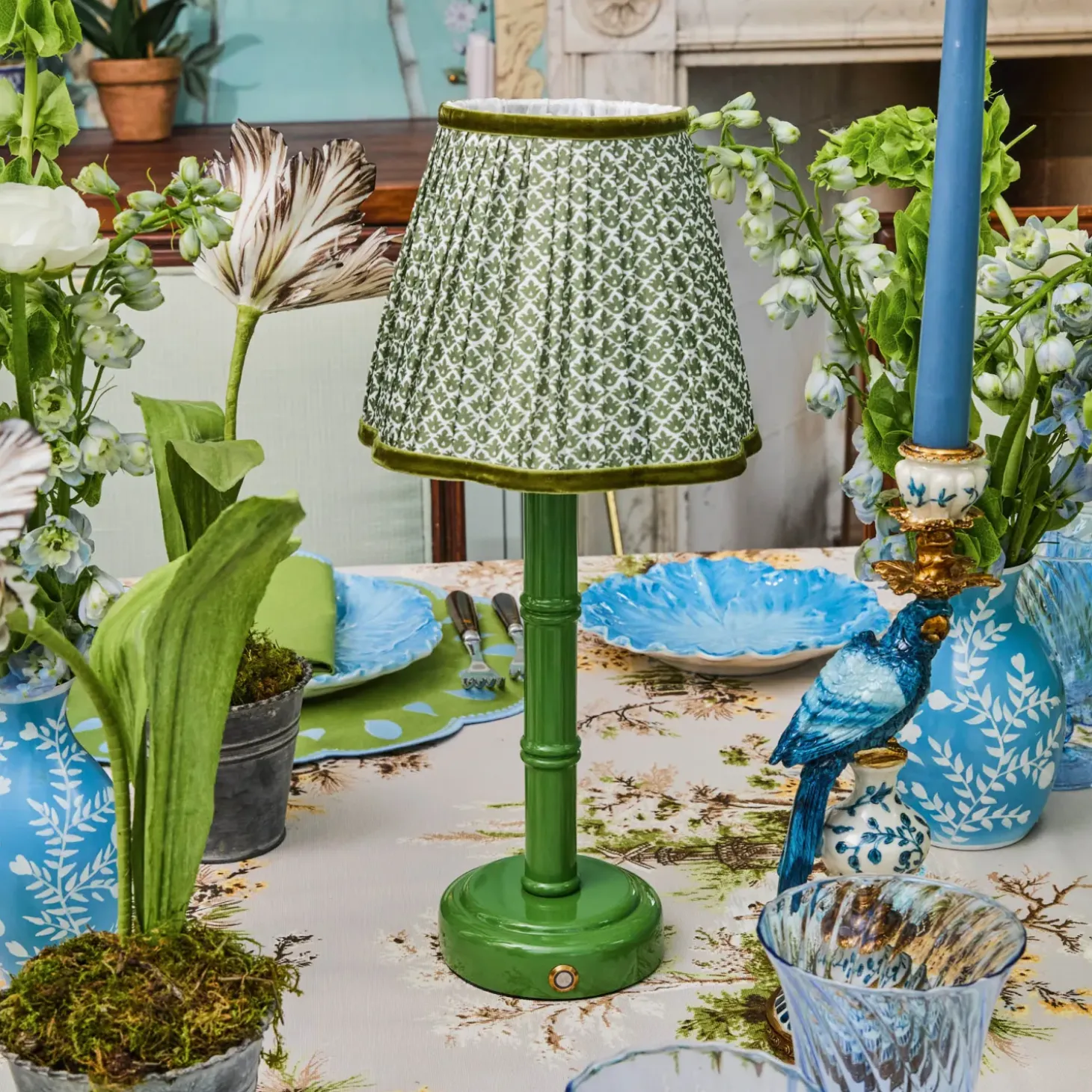 Green Leonora Lacquer Rechargeable Lamp with Olive Lotus Shade (18cm)