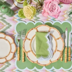 Green Scalloped Lacquer Placemats (Set of 4)