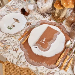 Scalloped Mushroom Starter Plate (Brown)