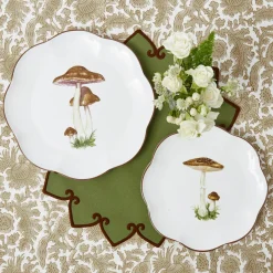 Scalloped Mushroom Starter Plate (Brown)
