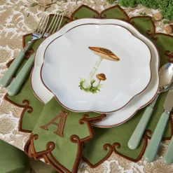 Scalloped Mushroom Starter Plate (Brown)