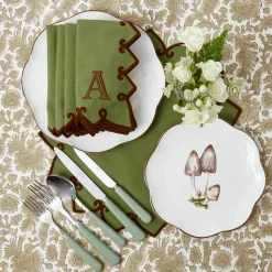 Scalloped Mushroom Starter Plate (Grey)