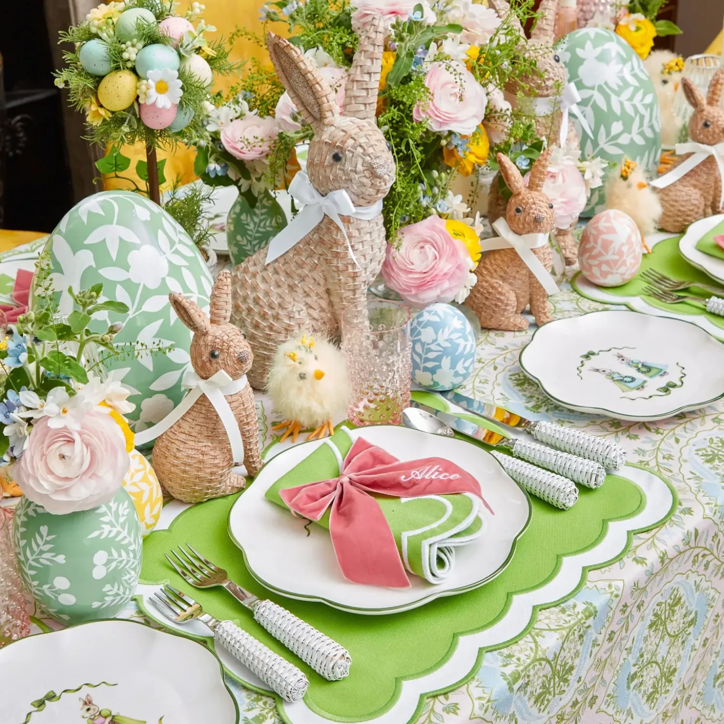 Serena Green Appliqué Placemats & Napkins (Set of 4)