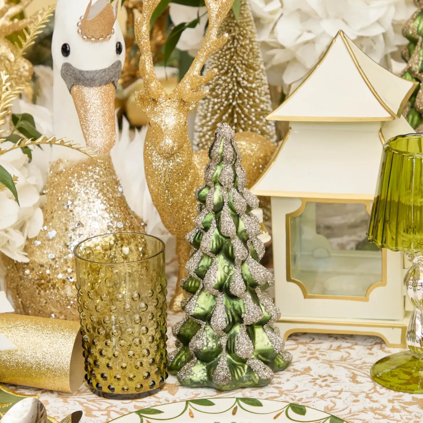 Swan Lake Decoration Set