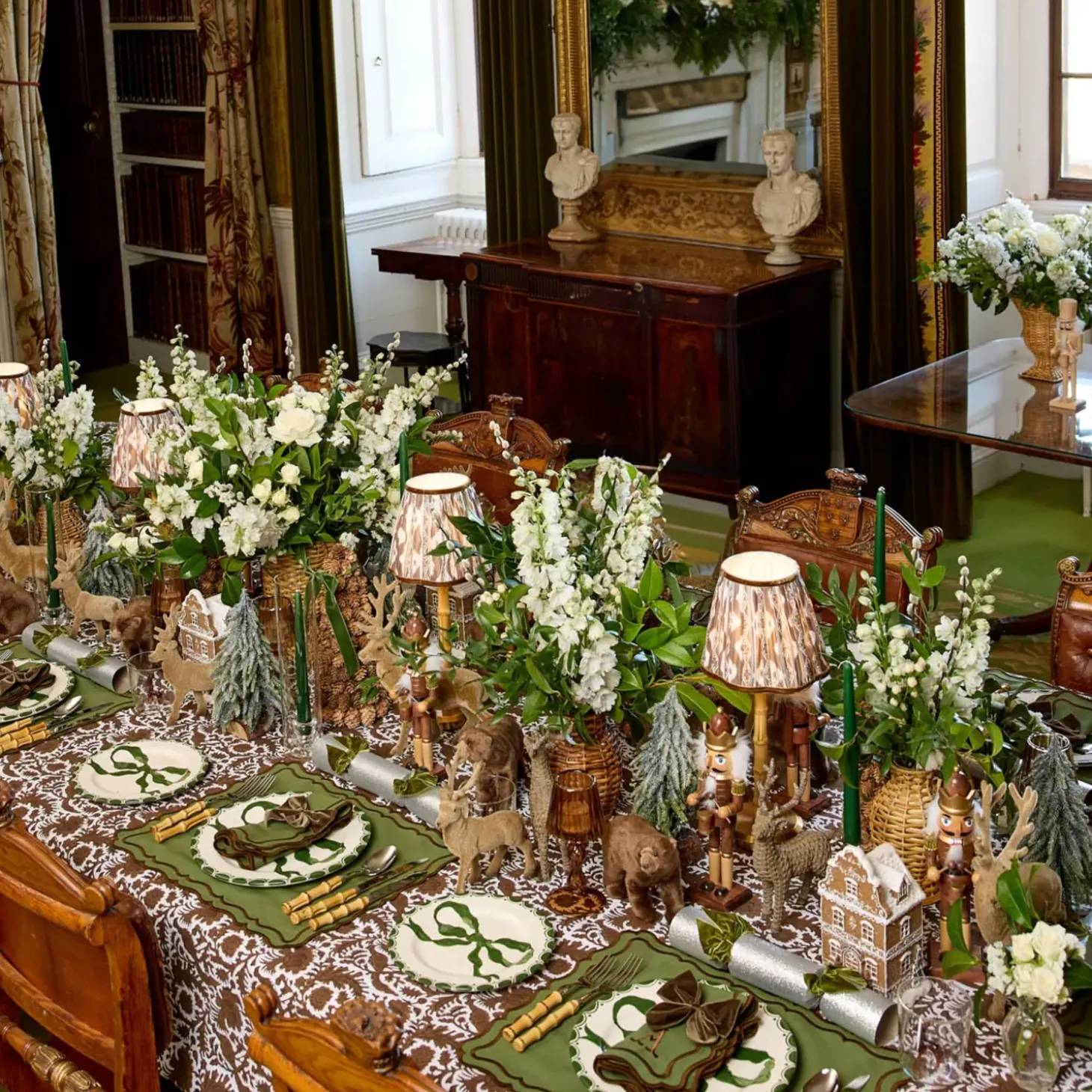 The Alpine Decoration Set