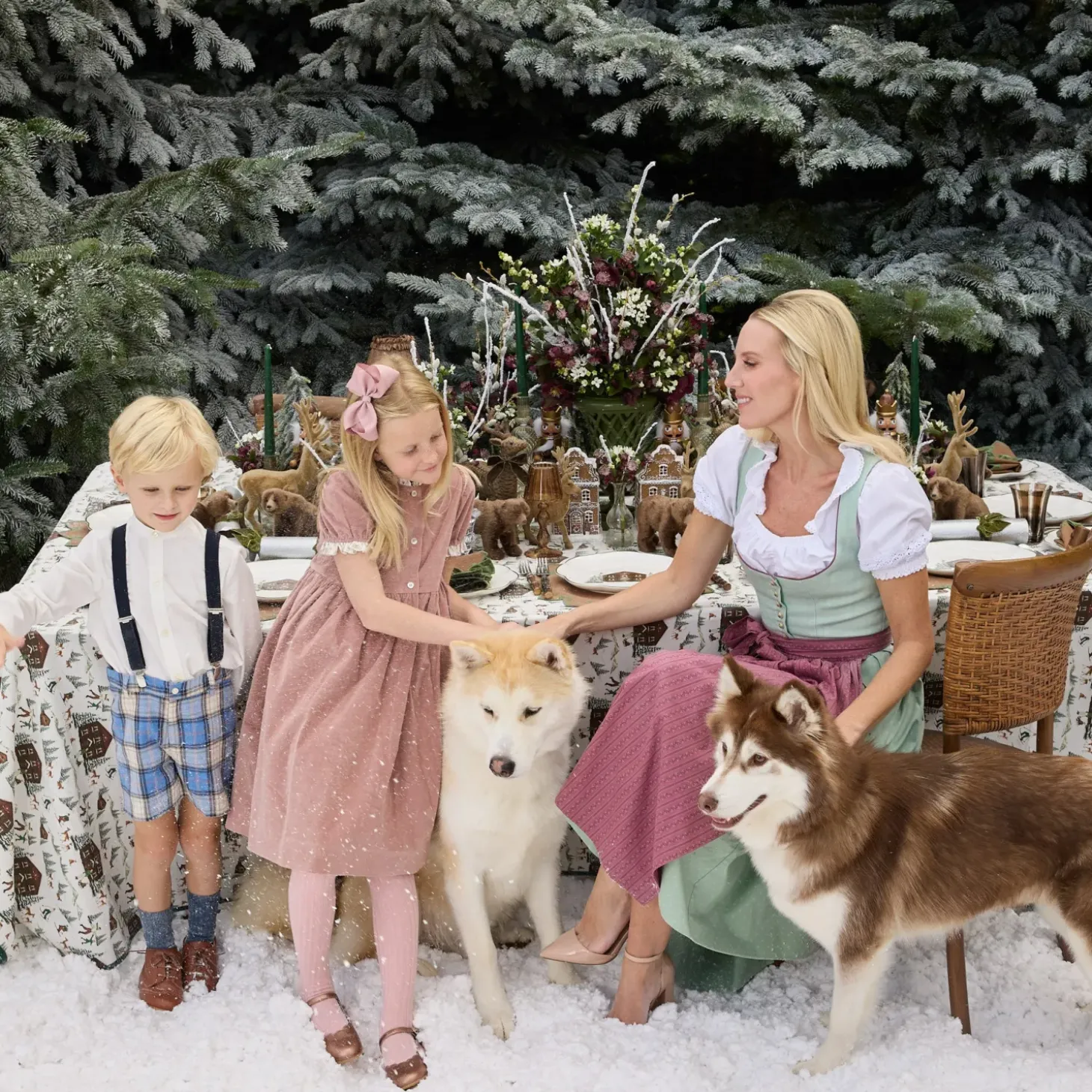 The Alpine Decoration Set